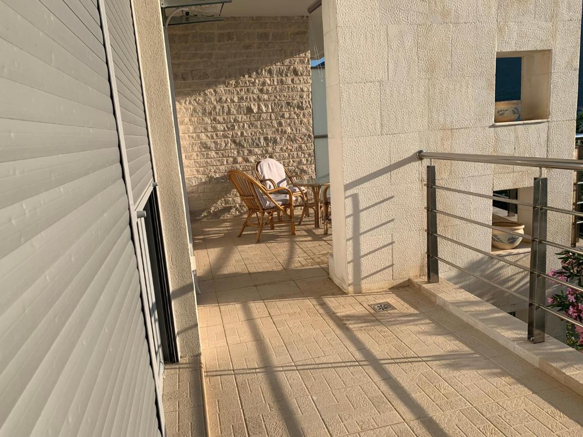 Apartment With Swimmingpool, Seaview And Large Terrace, 1St Floor, Min 2 Persons Dobrota Buitenkant foto